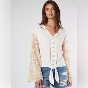 ‼️ SOLD Miss Me White and Cream Lace Sleeve Top